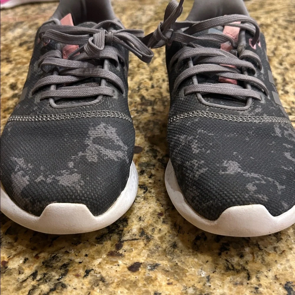 Adidas Art H02772, gray camo, athletic shoe, size 10, EUC | offer in description